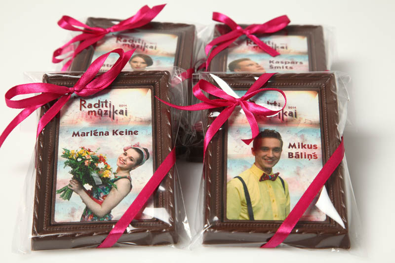 Anniversary Gifts - Framed Chocolate Picture in a Polybag with Ribbon, 90g