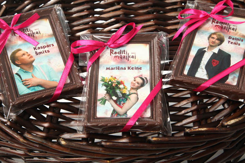 Birthday Marketing - Framed Chocolate Picture in a Polybag with Ribbon, 90g