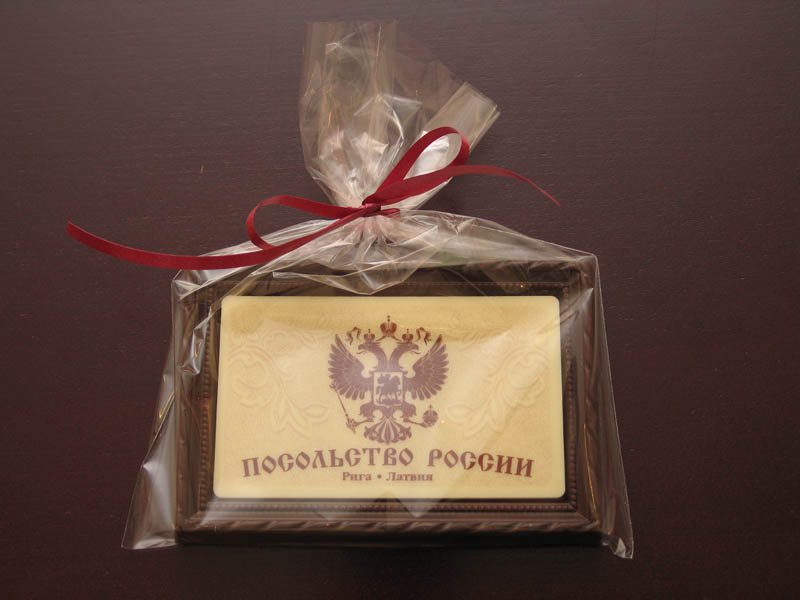 Chocolate Souvenir - 90g Framed Chocolate Picture in a Polybag with Ribbon