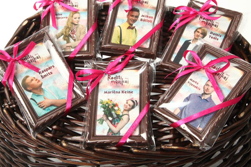 Photo Printing On Chocolate - Framed Chocolate Picture in a Polybag with Ribbon, 90g