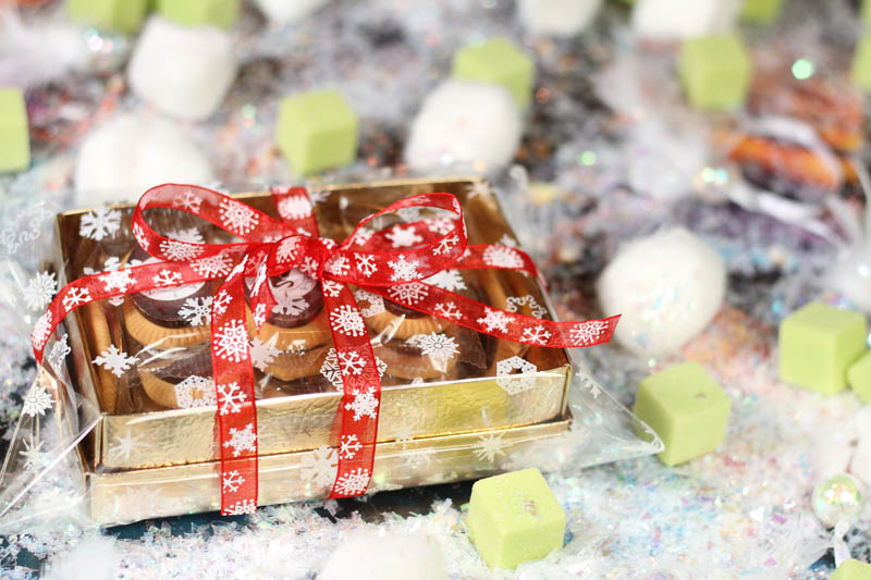 Biscuits with Chocolate - 115g Golden box with 14 biscuits