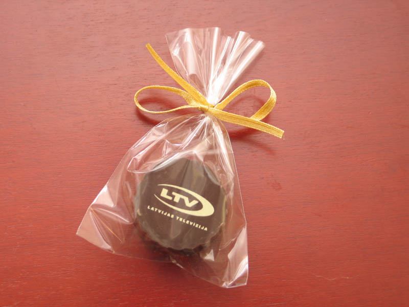 Praline with Hazel Nut Cream Filling in a polybag with Ribbon, 13g