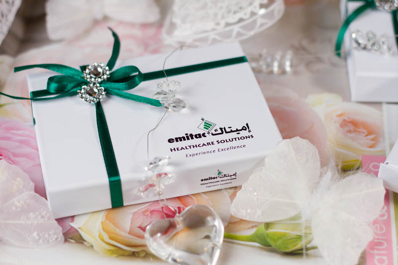 White Gift Box - 6 Pralines with Hazel Nut Cream Filling in a Box with Magnet, 78g (13g x 6 pc)