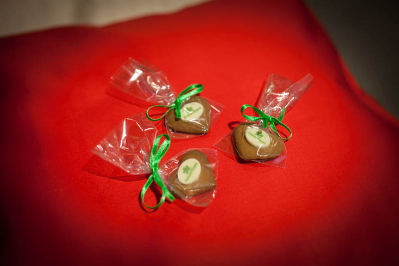 Chocolate On Pillow - 5g Gingerbread biscuit / Pepper Cookie with Chocolate in a Polybag with Ribbon